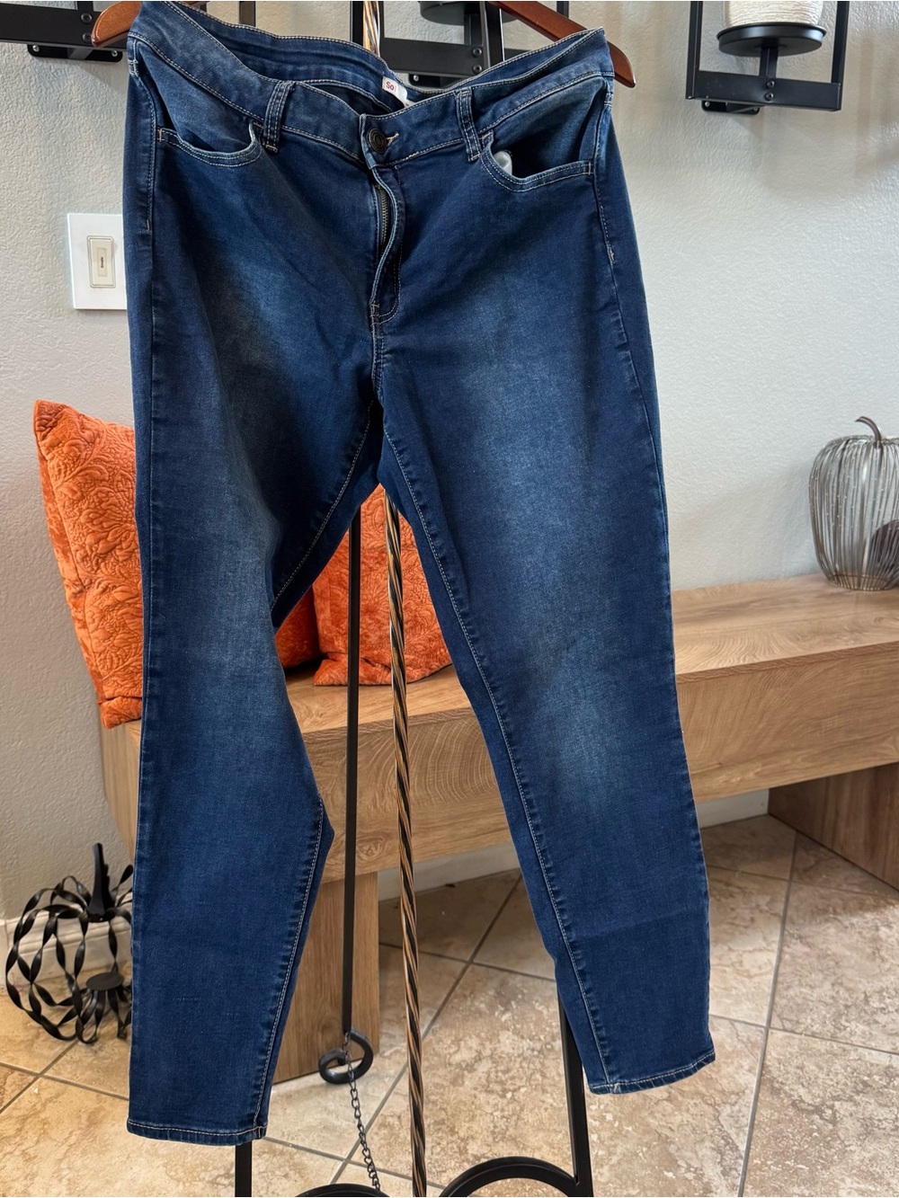 SO Womens Skinny Jeans in Dark Blue Wash-Never Worn
